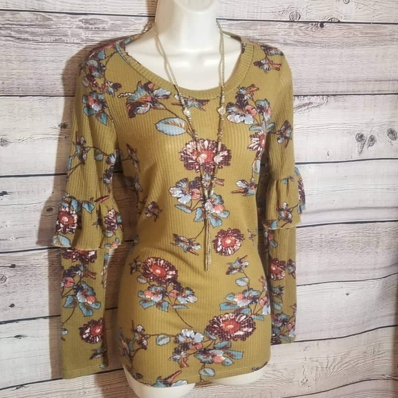 (SOLD ON MERC) NWOT.  veveret waffle floral top - Picture 3 of 5